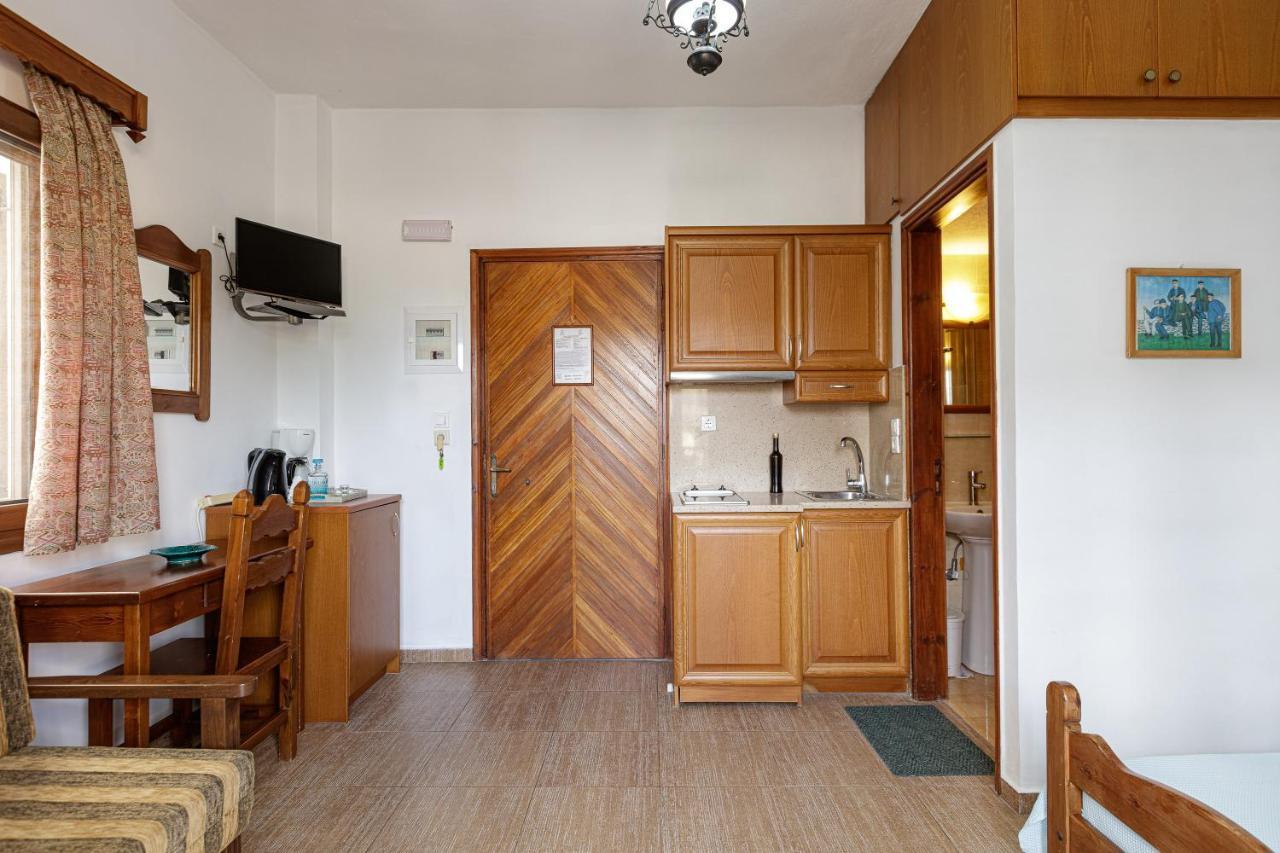 Pension Lucy Panormos  Экстерьер фото