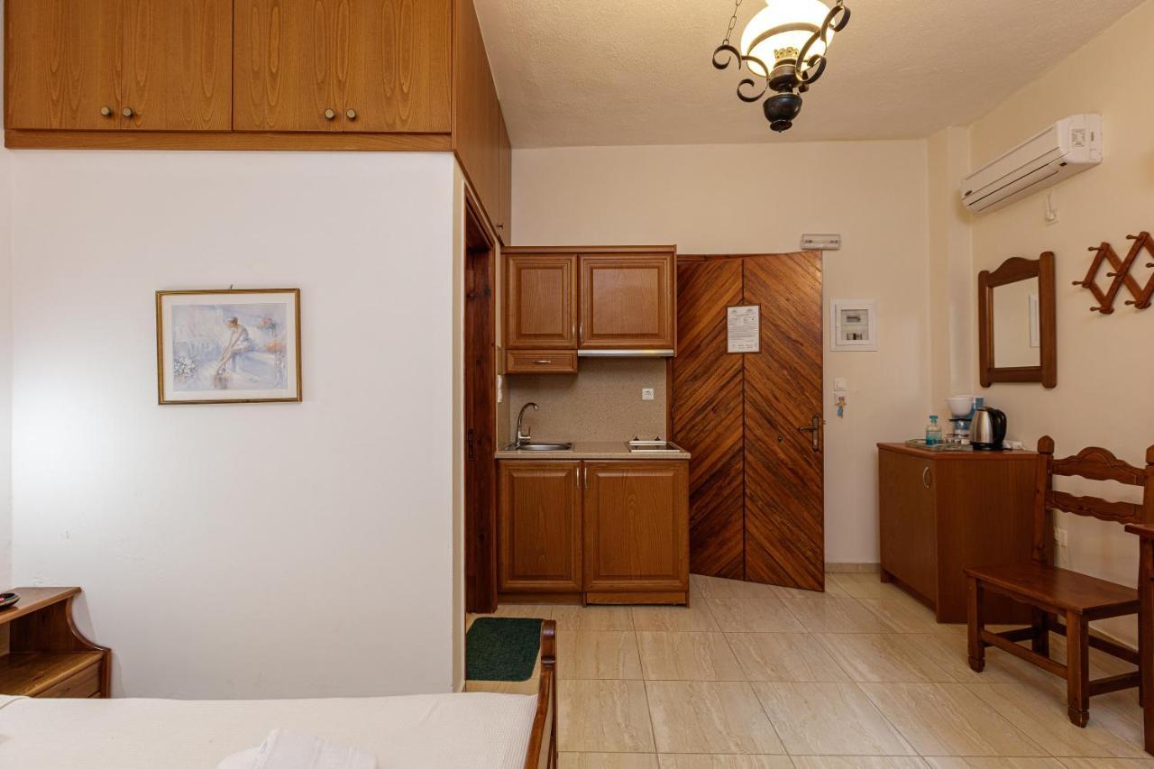 Pension Lucy Panormos  Экстерьер фото